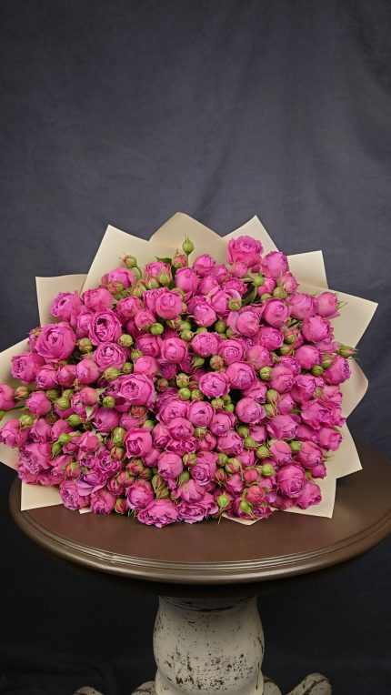 Букет кустовых роз